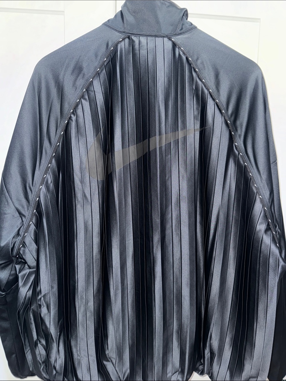 Nike Black Pleated Zip-Front Bomber Jacket (OVERSIZED) - Picture 5 of 7